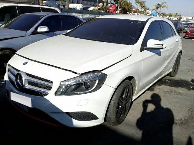 LOTE 019 Mercedes-Benz Classe A 200 1.6 Turbo FlexFuel DCT 2016